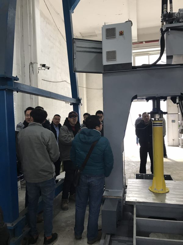 【熱烈歡迎】中建材領導蒞臨我司工廠參觀指導！