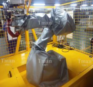 非標(biāo)耐高溫機(jī)器人防護(hù)服