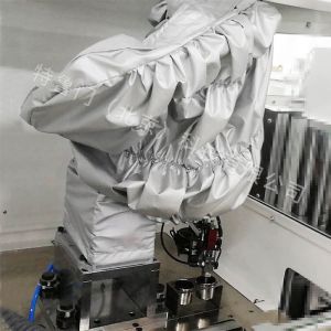 臺達(dá)水平關(guān)節(jié)機(jī)器人防水防塵防護(hù)服