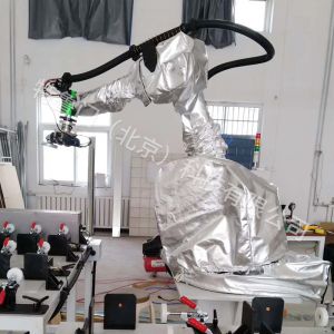 機器人防護服和管線包可以同時使用嗎？