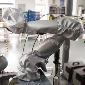 為什么要應(yīng)用機(jī)器人防護(hù)服保護(hù)協(xié)作機(jī)器人？