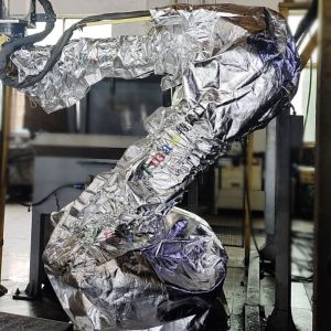 鍛造車(chē)間如何保障機(jī)器人安全？機(jī)器人耐高溫防護(hù)服是關(guān)鍵