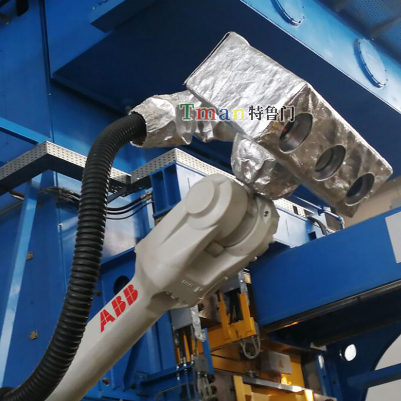 非標(biāo)機(jī)器人夾爪防護(hù)罩