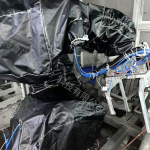 高壓清洗機(jī)器人防護(hù)服的主要功能及應(yīng)用