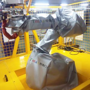 鑄管廠中機(jī)器人安裝防鐵水飛濺防護(hù)服的重要性