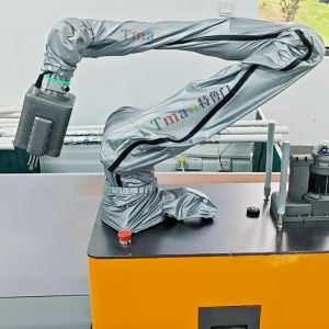粉塵、金屬顆粒環(huán)境，協(xié)作機器人防塵服如何保護機器人？