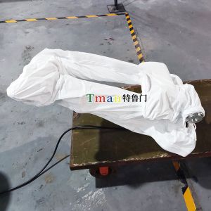 涂膠機(jī)器人防護(hù)服的重要性解析