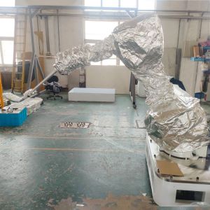 舀高溫金屬液體機(jī)器人防護(hù)服的作用及特點(diǎn)